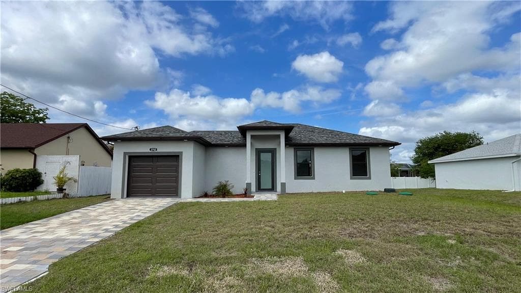 3712 13th ST W LEHIGH ACRES, FL 33971