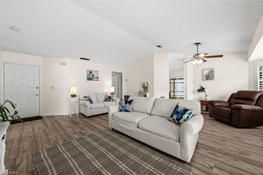 5631 Longleaf DR NORTH FORT MYERS, FL 33917