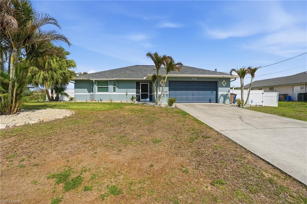 906 Venice AVE N LEHIGH ACRES, FL 33971