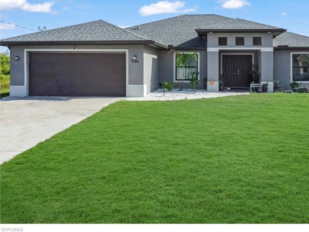 2917 12th ST SW LEHIGH ACRES, FL 33976