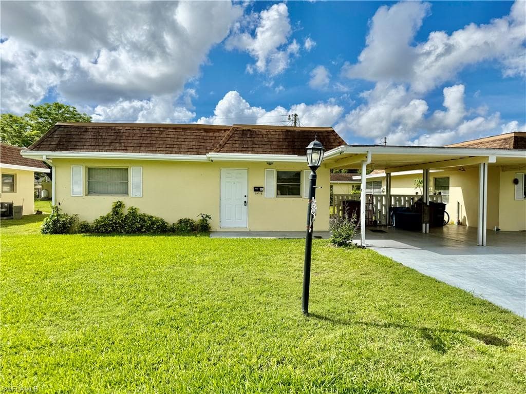 2212 Gardenia WAY LEHIGH ACRES, FL 33936