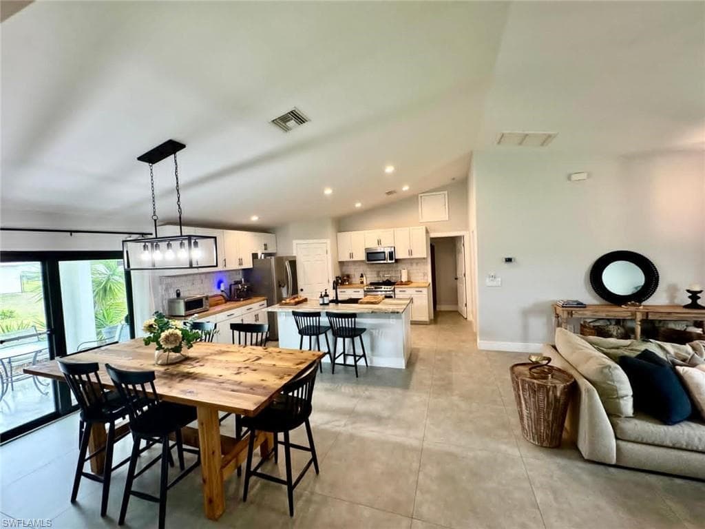 1010 Allman AVE LEHIGH ACRES, FL 33971