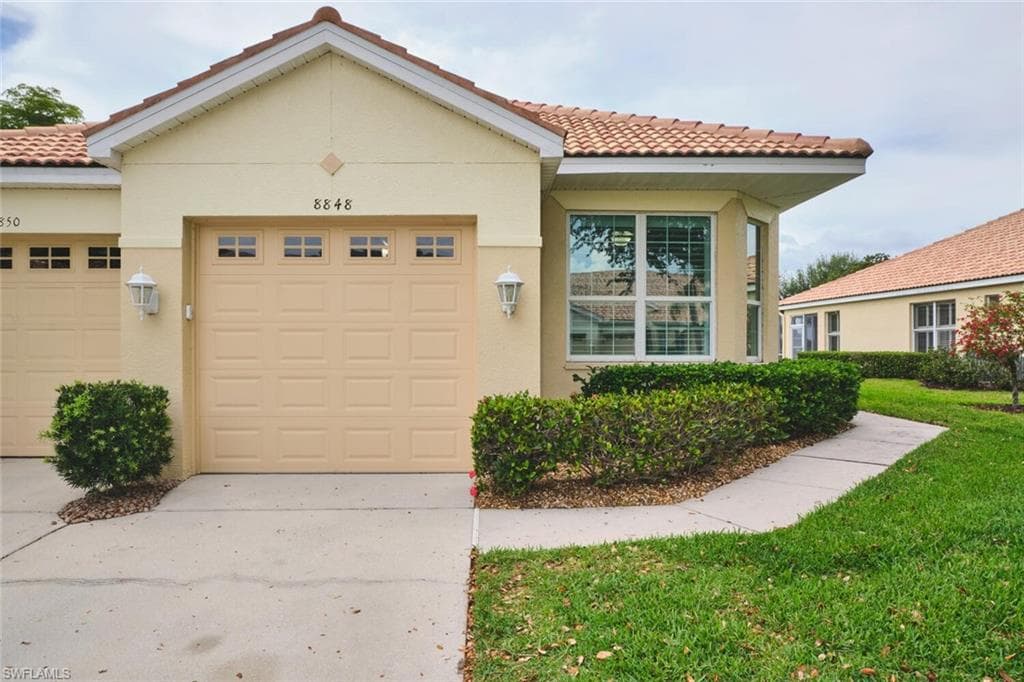 8848 Middlebrook DR FORT MYERS, FL 33908