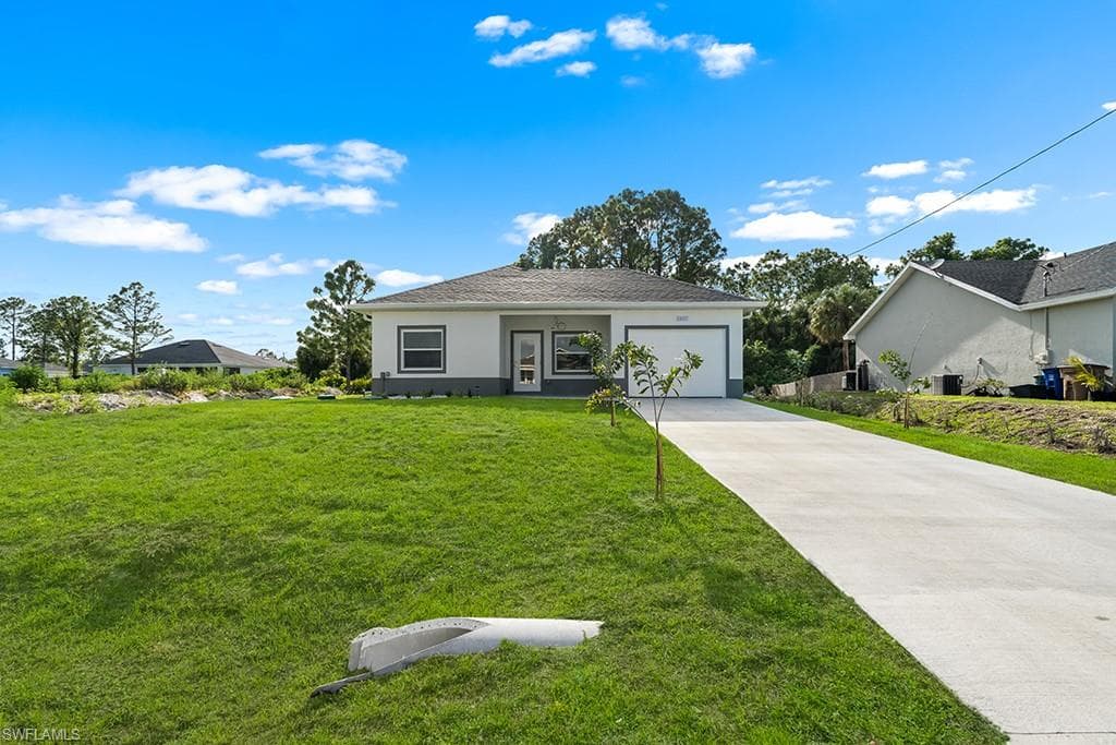 2805 Connie AVE N LEHIGH ACRES, FL 33971