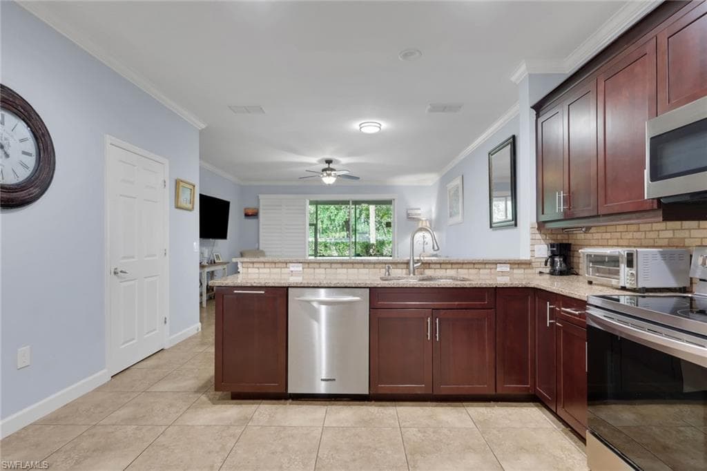 1289 Oxford LN 228 NAPLES, FL 34105
