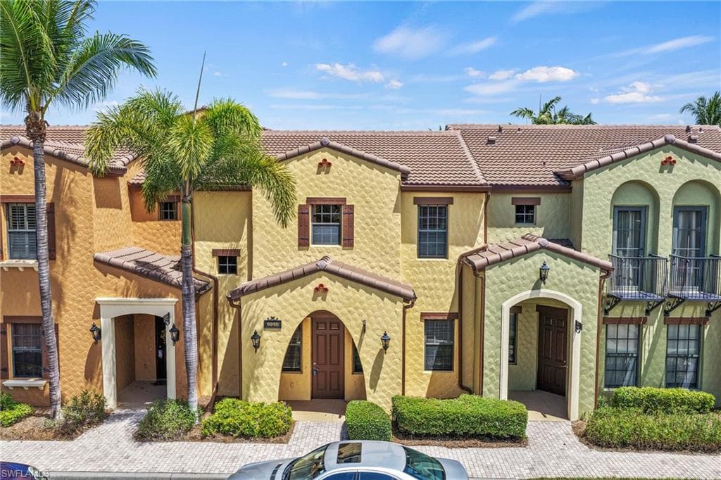 9098 Capistrano ST S 7103 NAPLES, FL 34113