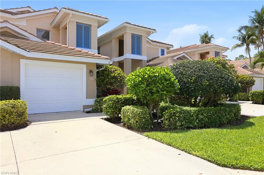 817 Carrick Bend CIR 201