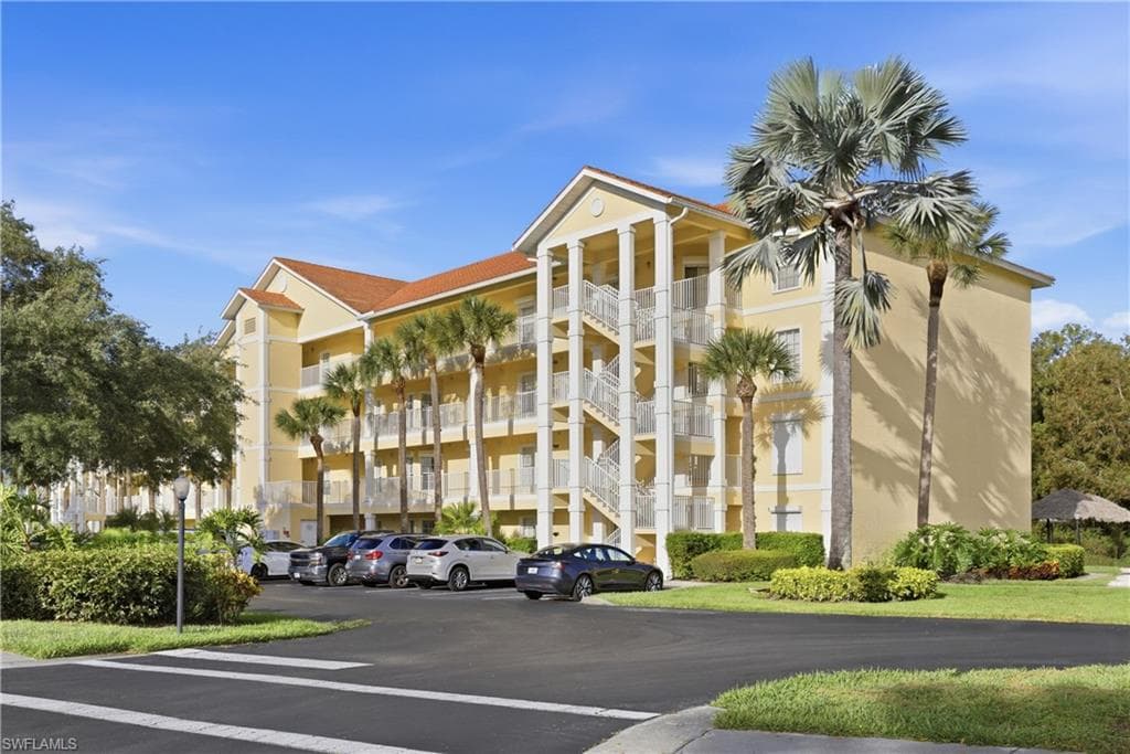 9175 Celeste DR 204 NAPLES, FL 34113