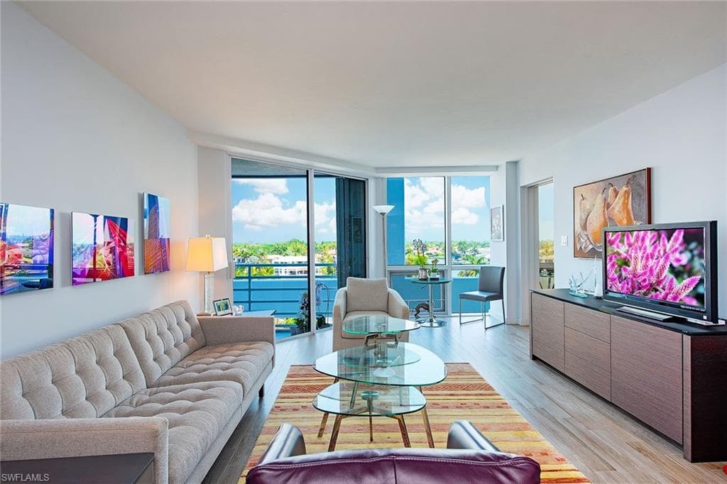 4751 Gulf Shore BLVD N 704 NAPLES, FL 34103
