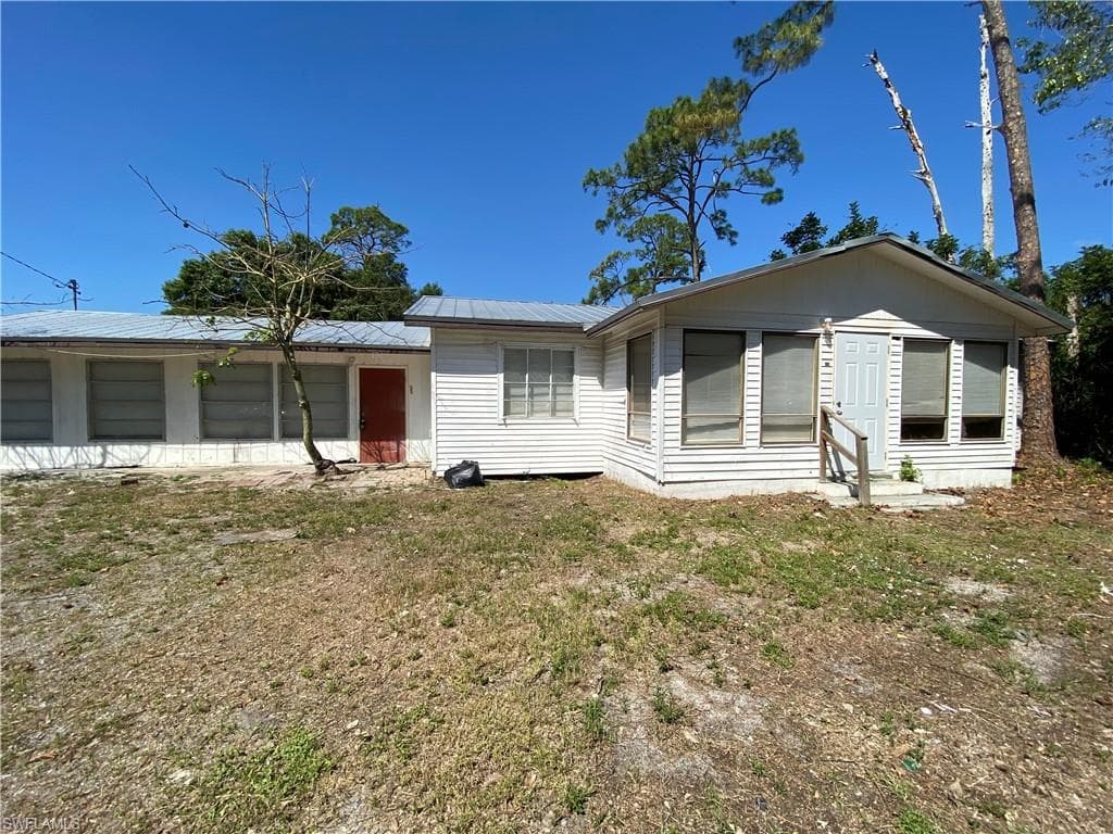 7656 Hart DR NORTH FORT MYERS, FL 33917