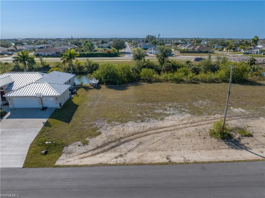 914 NE 23rd TER CAPE CORAL, FL 33909