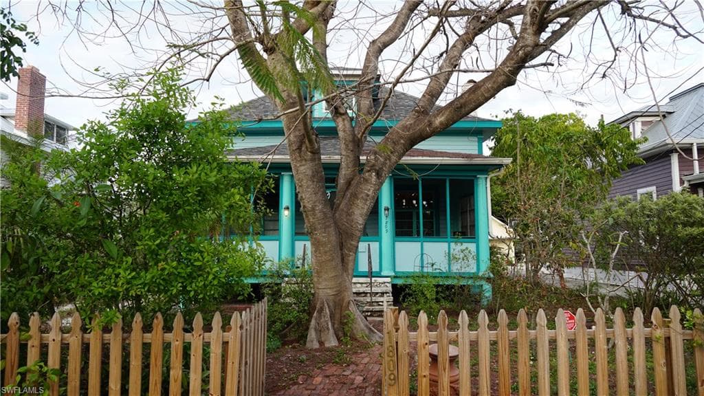 1809 Hough ST FORT MYERS, FL 33901