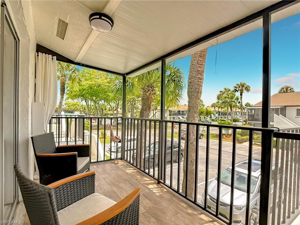3511 Antarctic CIR 2406 NAPLES, FL 34112