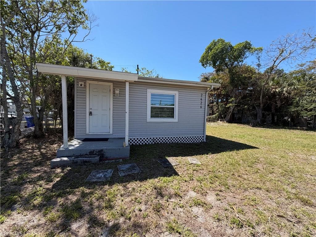 2426 Stella ST FORT MYERS, FL 33901