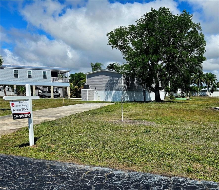20 Cottonwood DR FORT MYERS, FL 33908