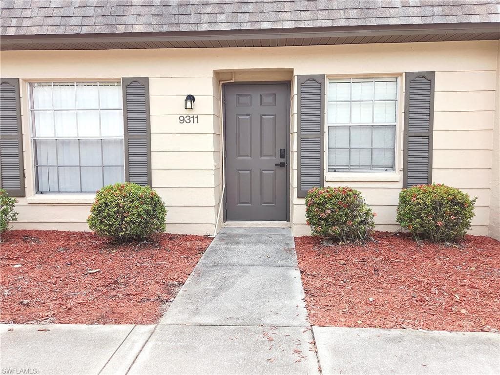 9311 Lennex LN FORT MYERS, FL 33919