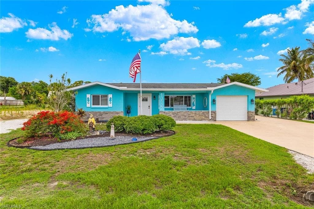 13527 Marquette BLVD FORT MYERS, FL 33905