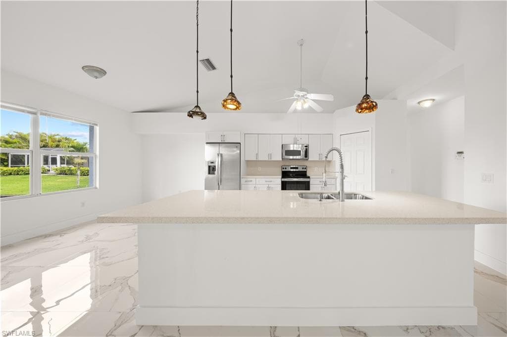 605 SE 23rd AVE CAPE CORAL, FL 33990