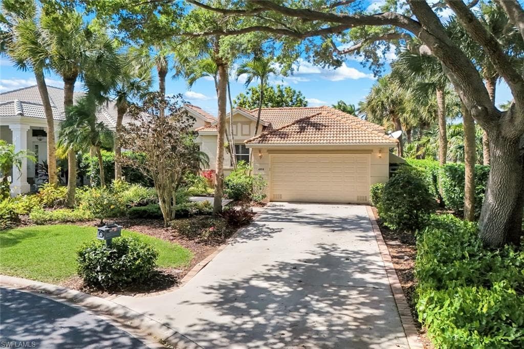 4959 Bollard CT NAPLES, FL 34112