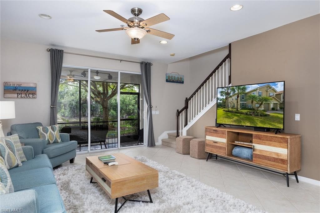 3240 Cottonwood BEND 201 FORT MYERS, FL 33905