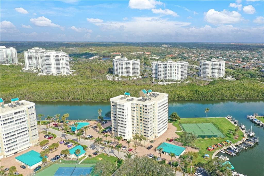 25 Bluebill AVE A201 NAPLES, FL 34108
