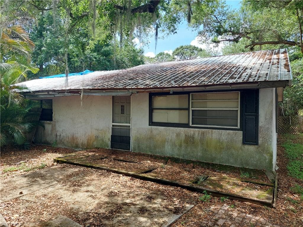 7534 McDaniel DR NORTH FORT MYERS, FL 33917