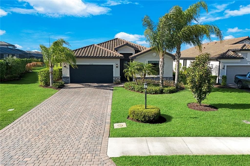 19599 Beechcrest PL ESTERO, FL 33928