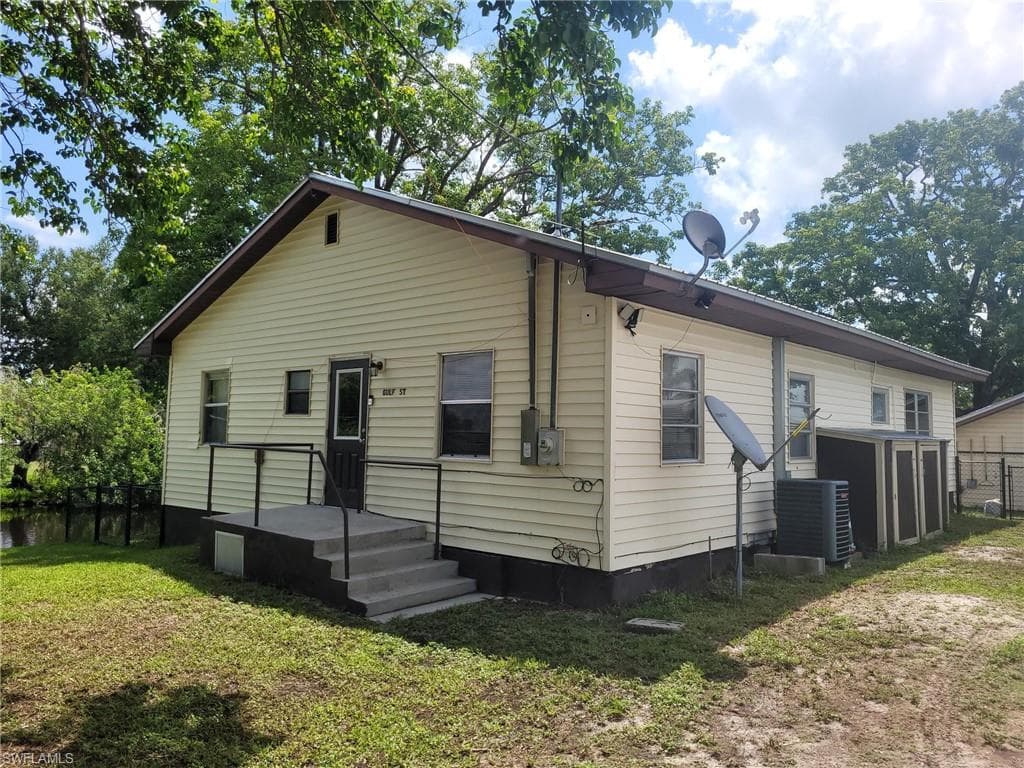 1104 Gulf ST MOORE HAVEN, FL 33471