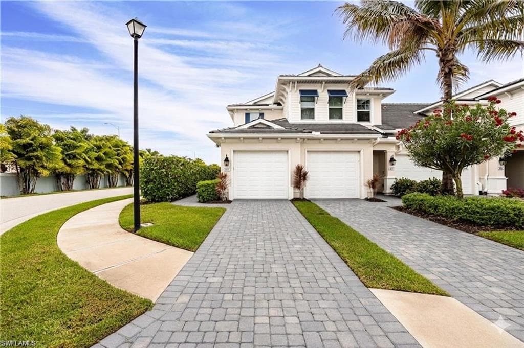 6934 Avalon CIR 401 NAPLES, FL 34112