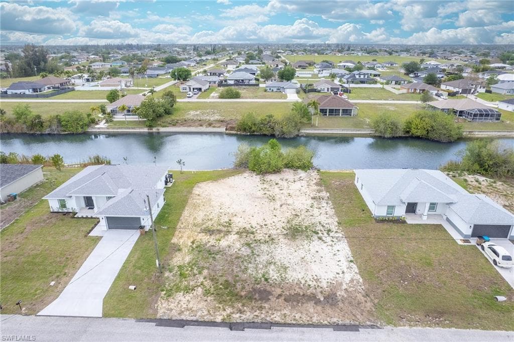 2024 NE 6th AVE CAPE CORAL, FL 33909