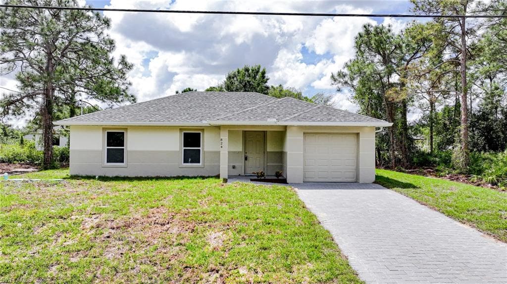 824 Carpenter ST E LEHIGH ACRES, FL 33974