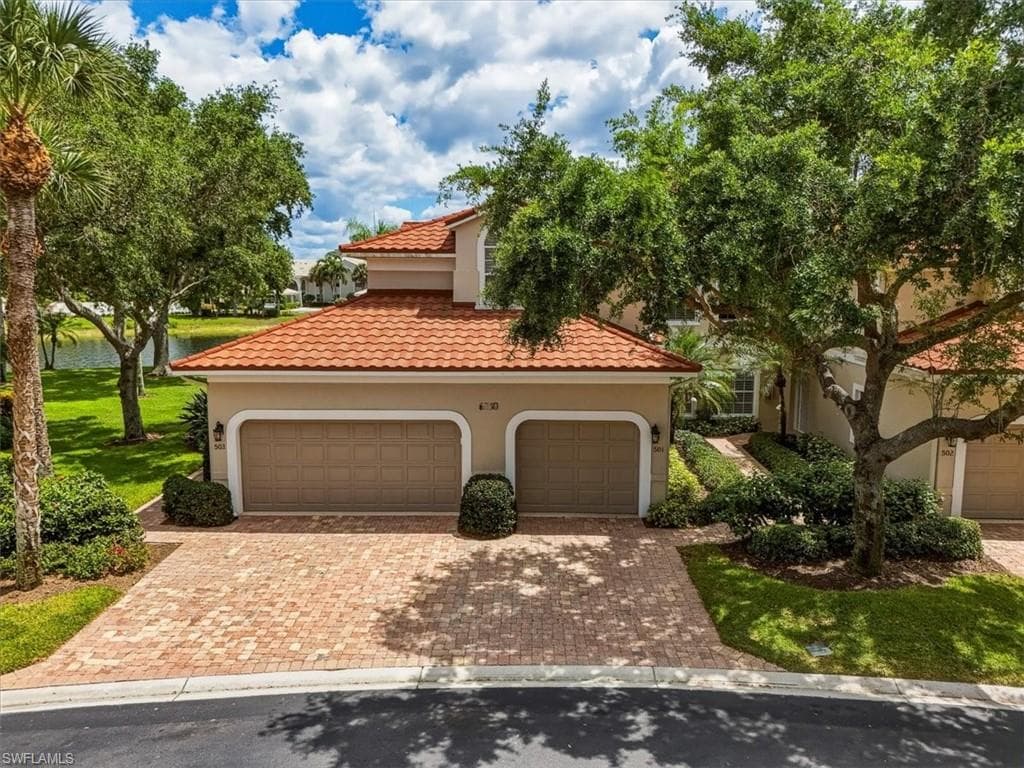 6210 Reserve CIR 501 NAPLES, FL 34119