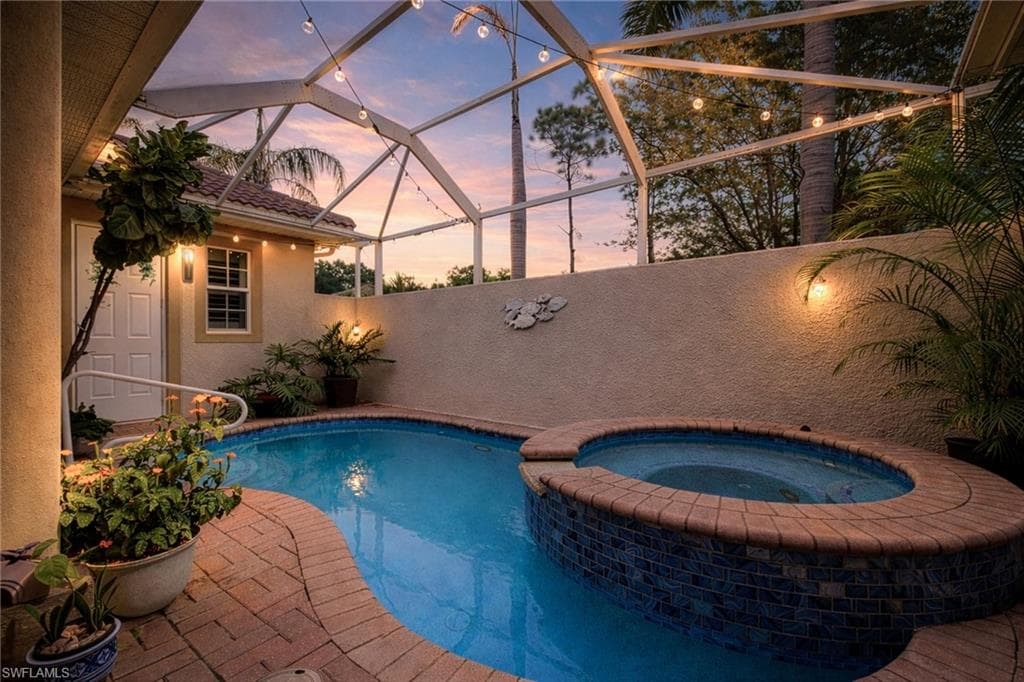 5643 Kensington LOOP FORT MYERS, FL 33912