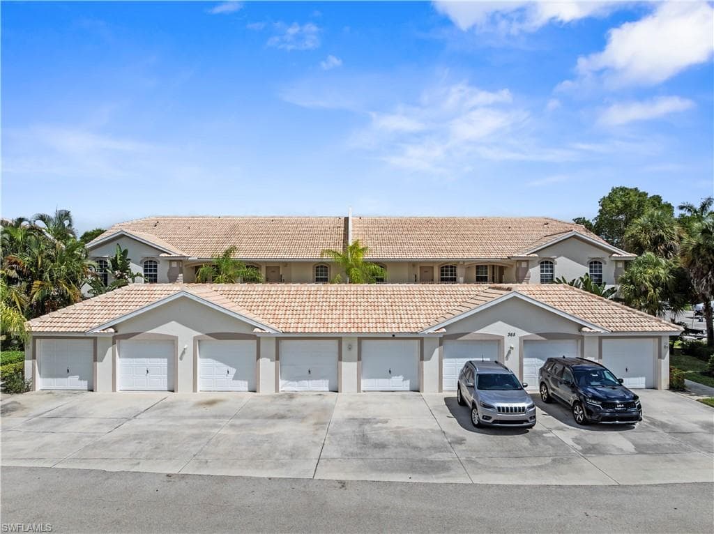 365 Stella Maris DR N 2901 NAPLES, FL 34114