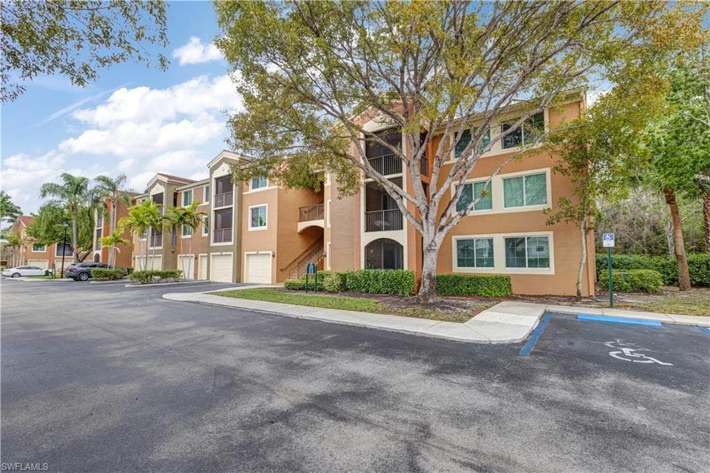 1105 Reserve CT 307 NAPLES, FL 34105