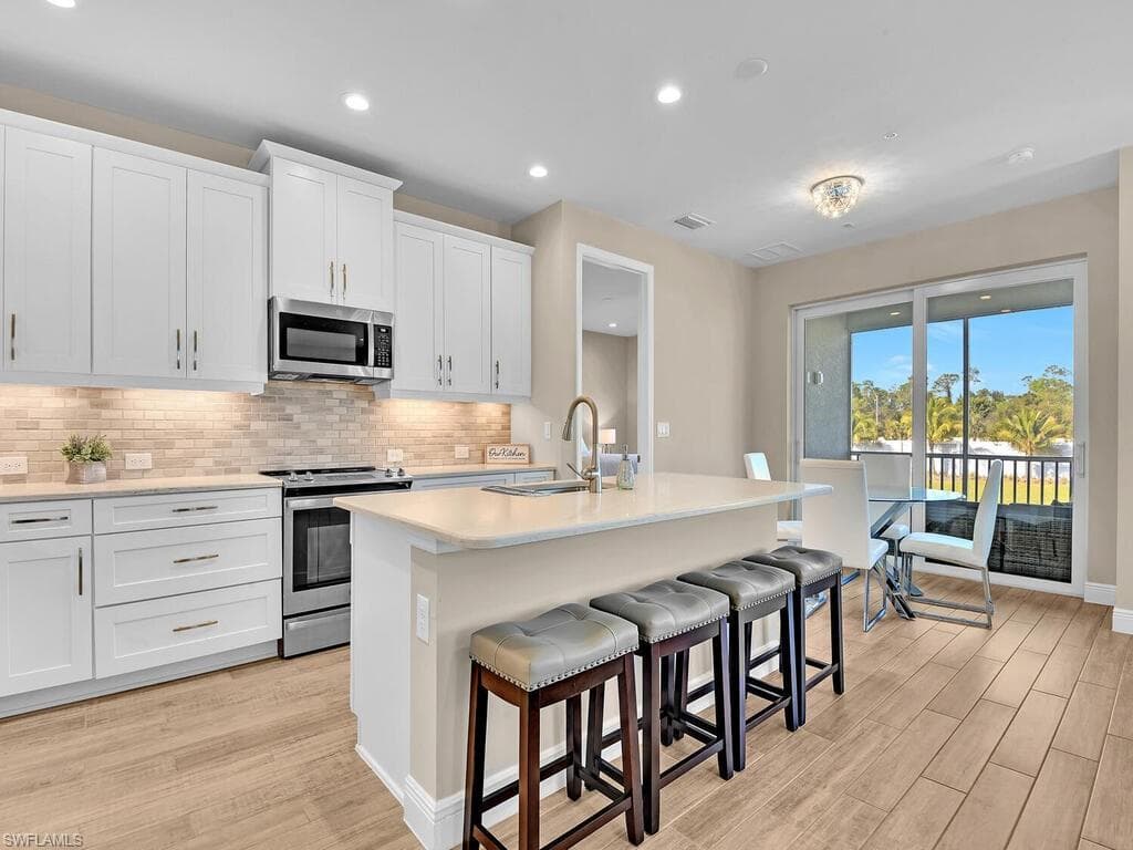 2561 Seychelles DR 308 NAPLES, FL 34112