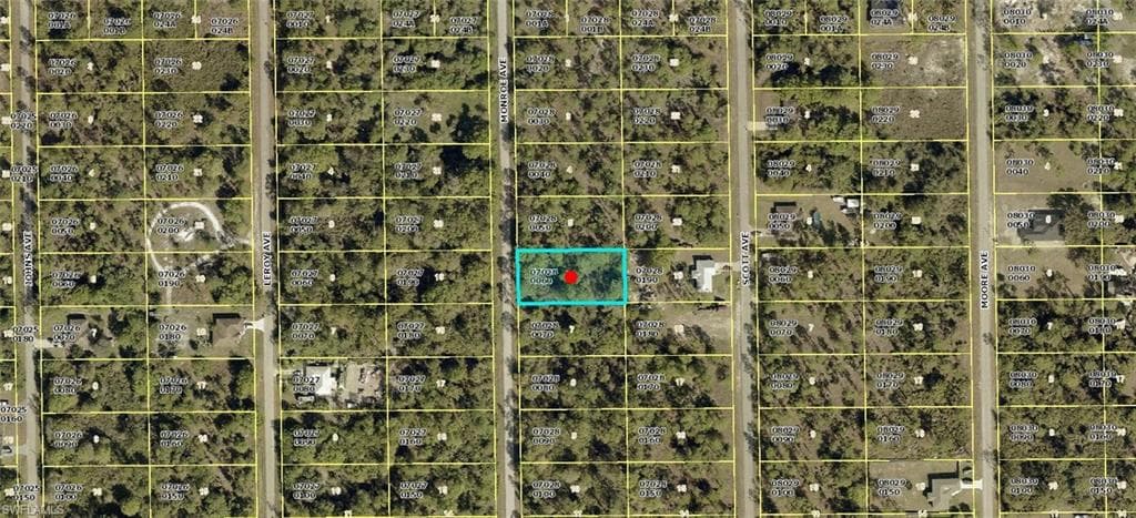 1012 Monroe AVE LEHIGH ACRES, FL 33972