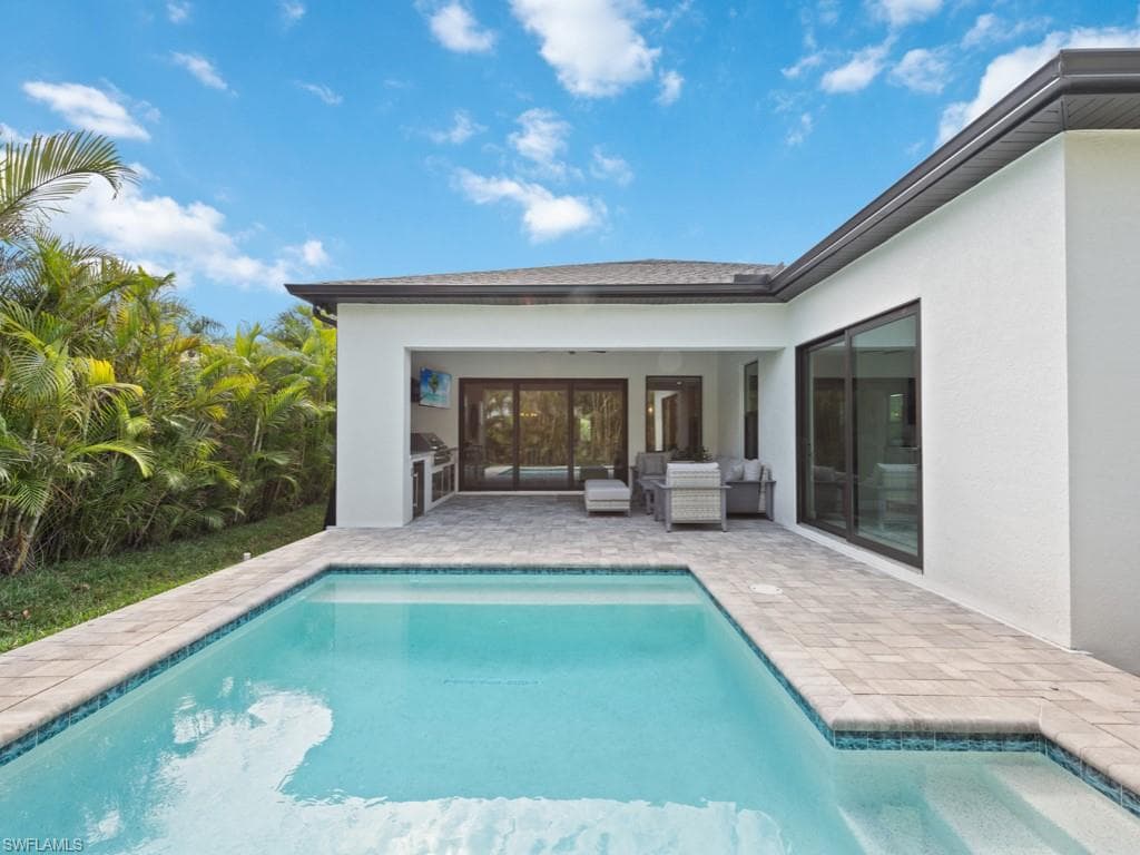 837 99th AVE N NAPLES, FL 34108