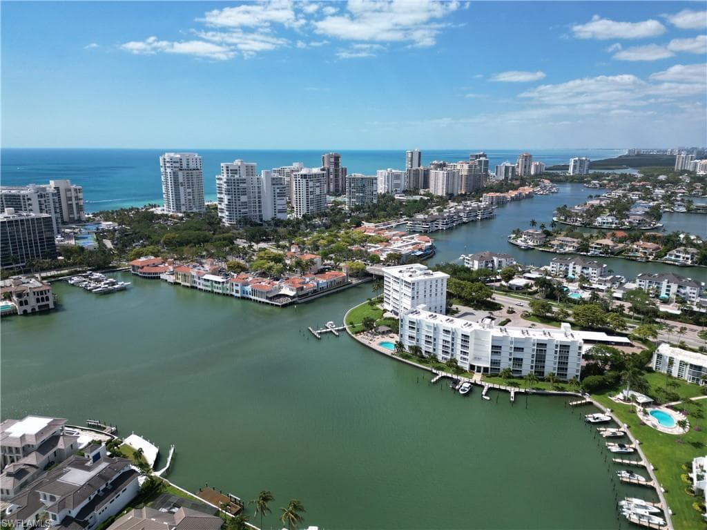 300 Park Shore DR 1B NAPLES, FL 34103