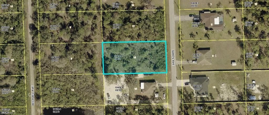 907 James AVE LEHIGH ACRES, FL 33936