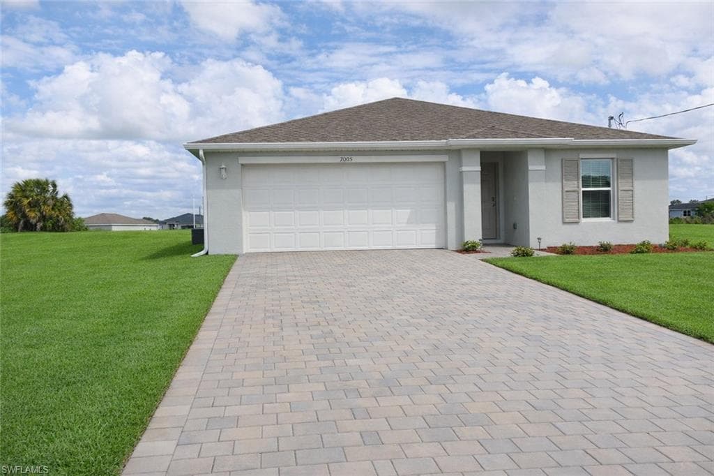 7005 Calder CIR LABELLE, FL 33935