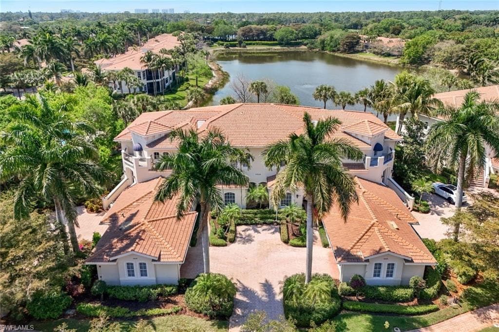 15539 Monterosso LN 202 NAPLES, FL 34110