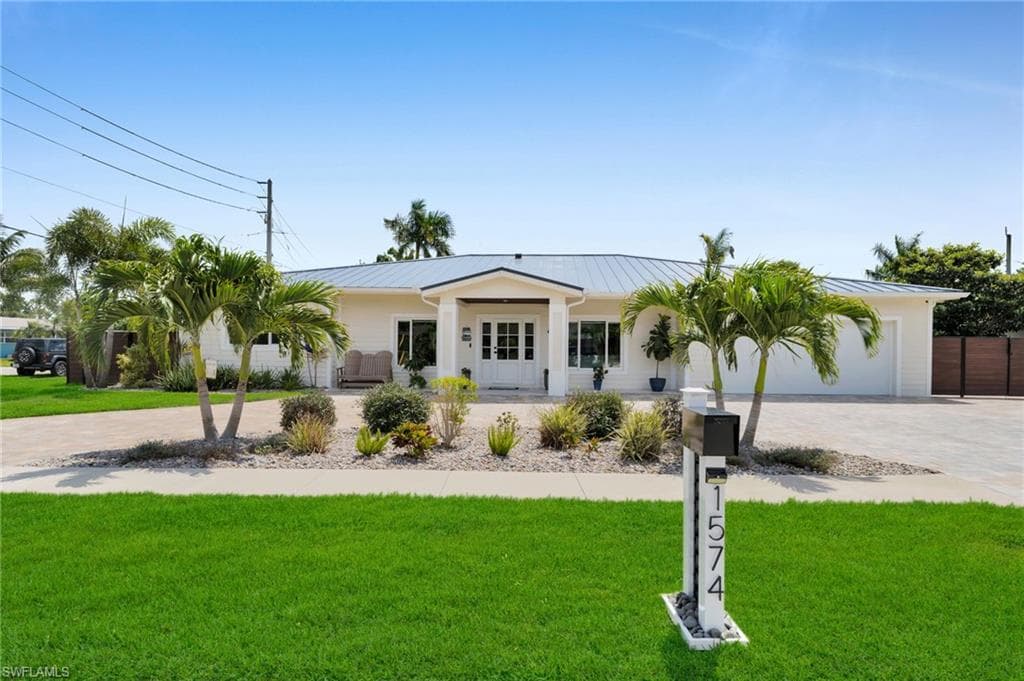 1574 Ricardo AVE FORT MYERS, FL 33901