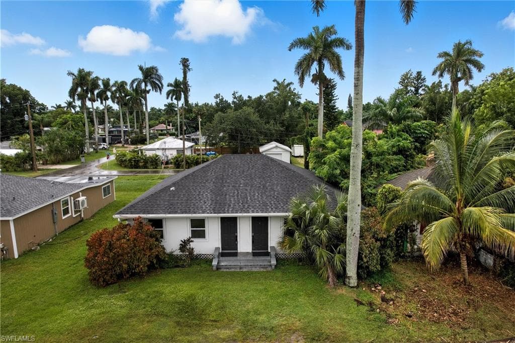 25 Cypress ST NORTH FORT MYERS, FL 33903