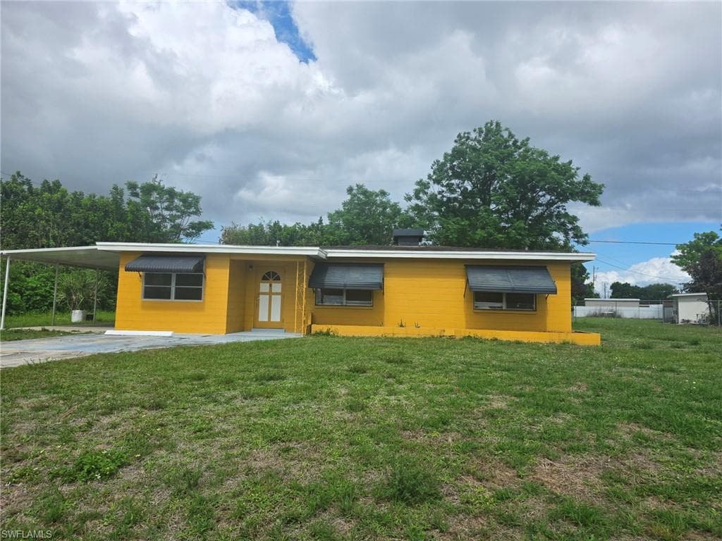 102 Connecticut RD LEHIGH ACRES, FL 33936