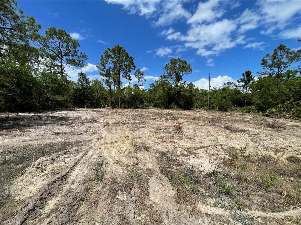 303 E 13th ST LEHIGH ACRES, FL 33972