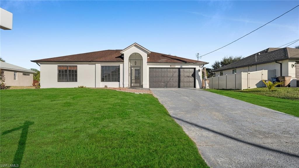918 Acroft AVE LEHIGH ACRES, FL 33971