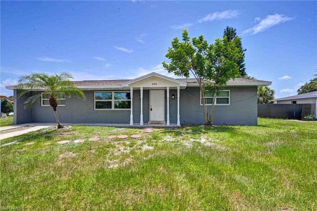 208 Norwich AVE LEHIGH ACRES, FL 33936