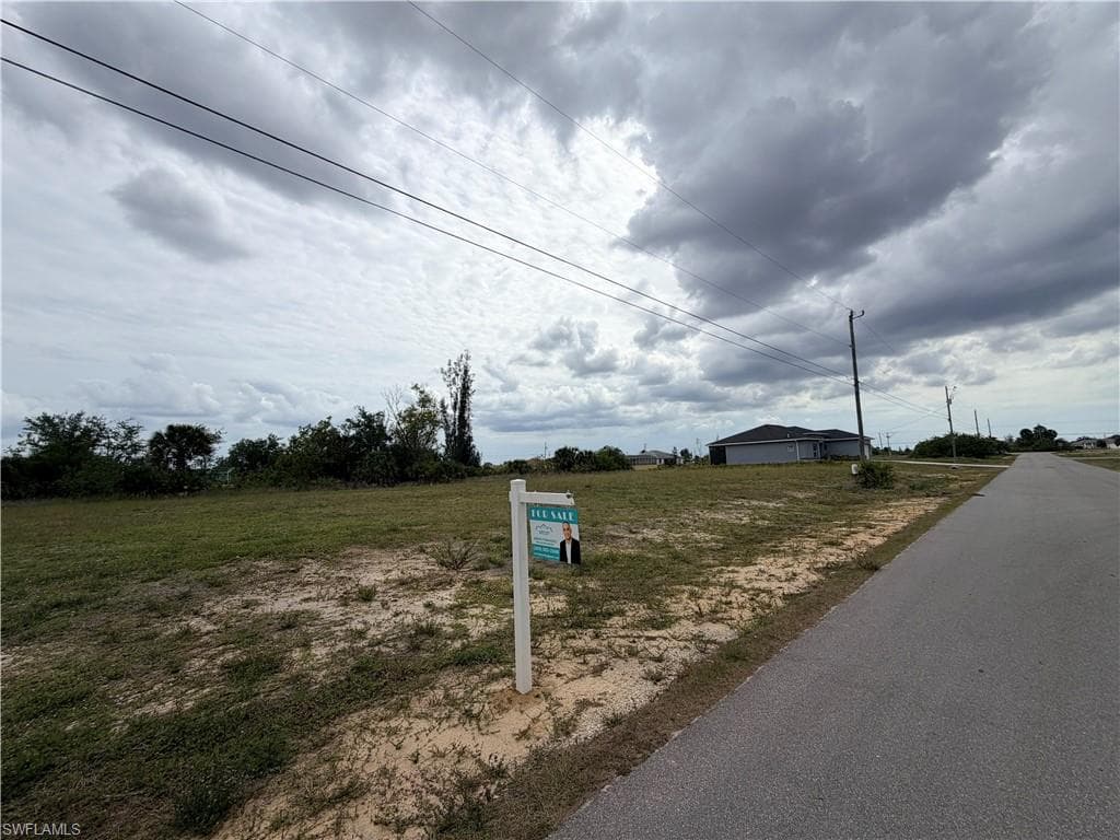 904 NE 20th ST CAPE CORAL, FL 33909