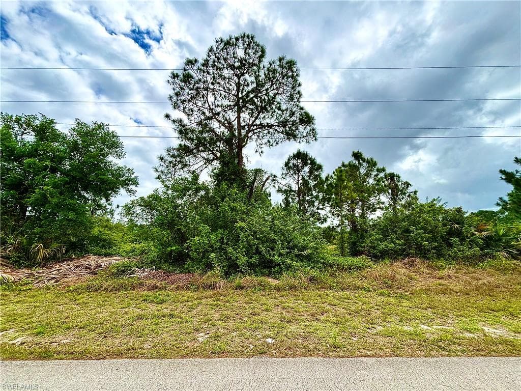 517 Osage AVE S LEHIGH ACRES, FL 33974